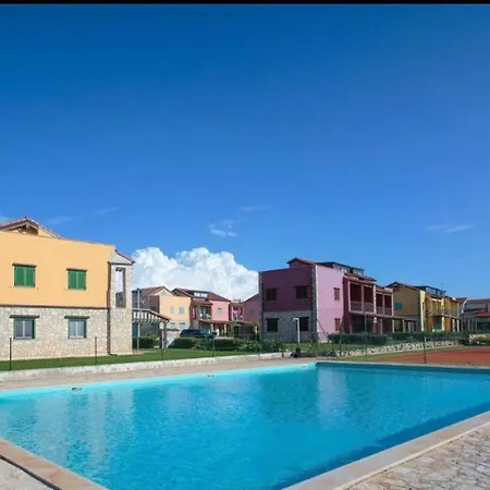 Aleks Apartman *