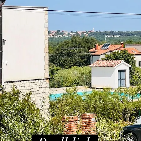Aleks Apartman *